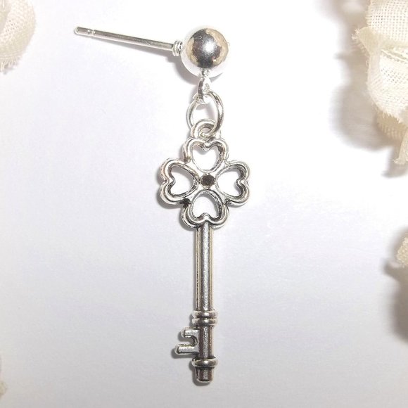 wvluckygirl Other - Single Earring Silver Skeleton Key Post Stud Unisex Style Jewelry NWT Gift 8298